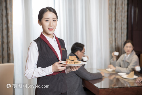 酒店服務員送餐服務